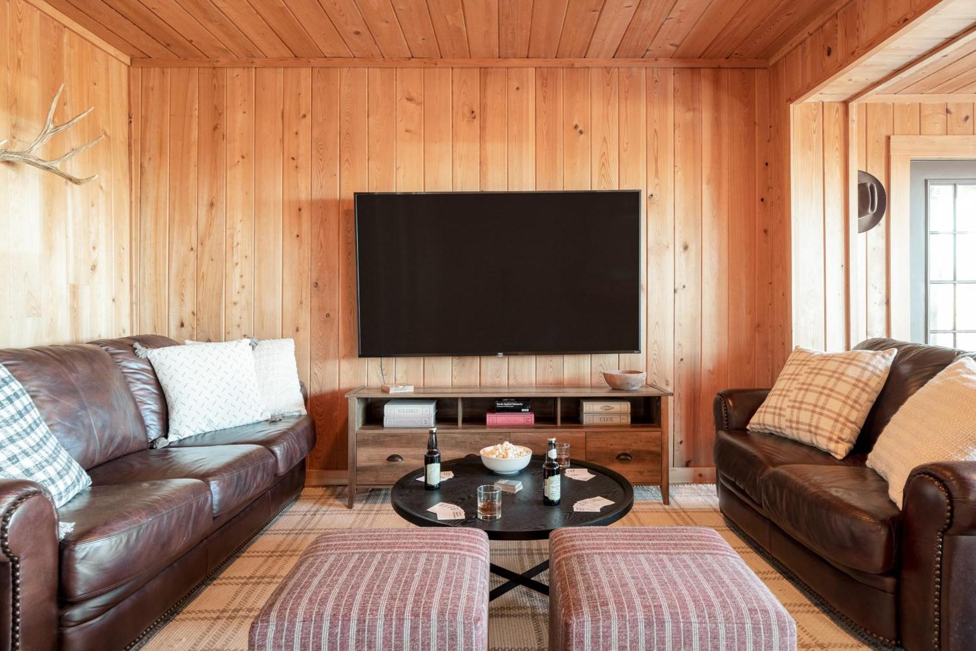 Fontana By Avantstay Gorgeous Mountain Cabin W Views Hot Tub Game Room Gatlinburg Exteriör bild
